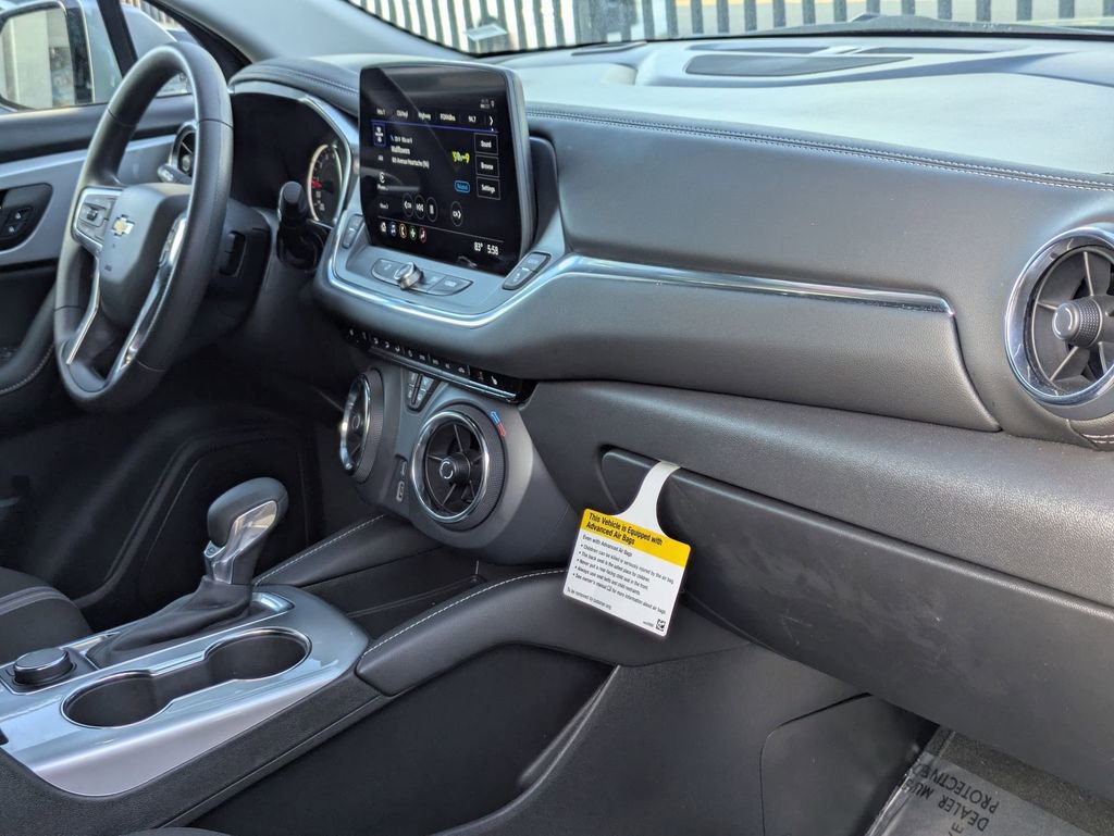 Used 2025 Chevrolet Blazer LT FWD image 30