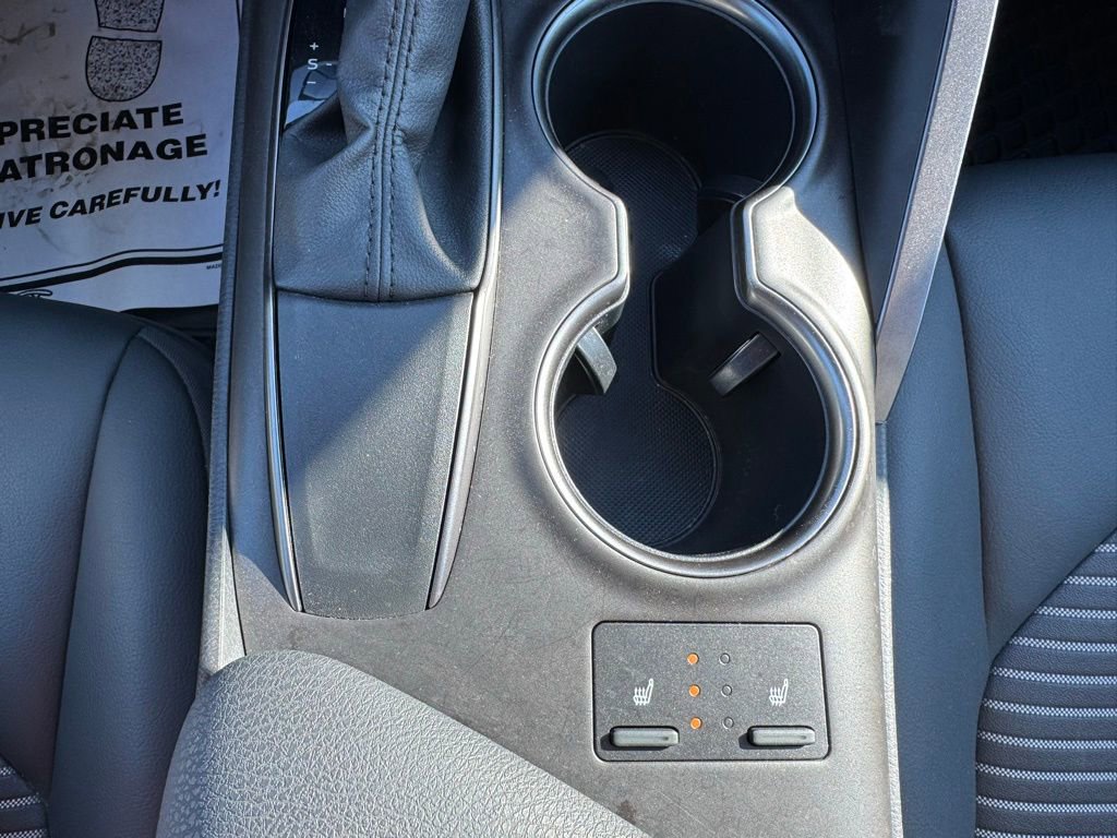 Used 2024 Toyota Camry SE image 21