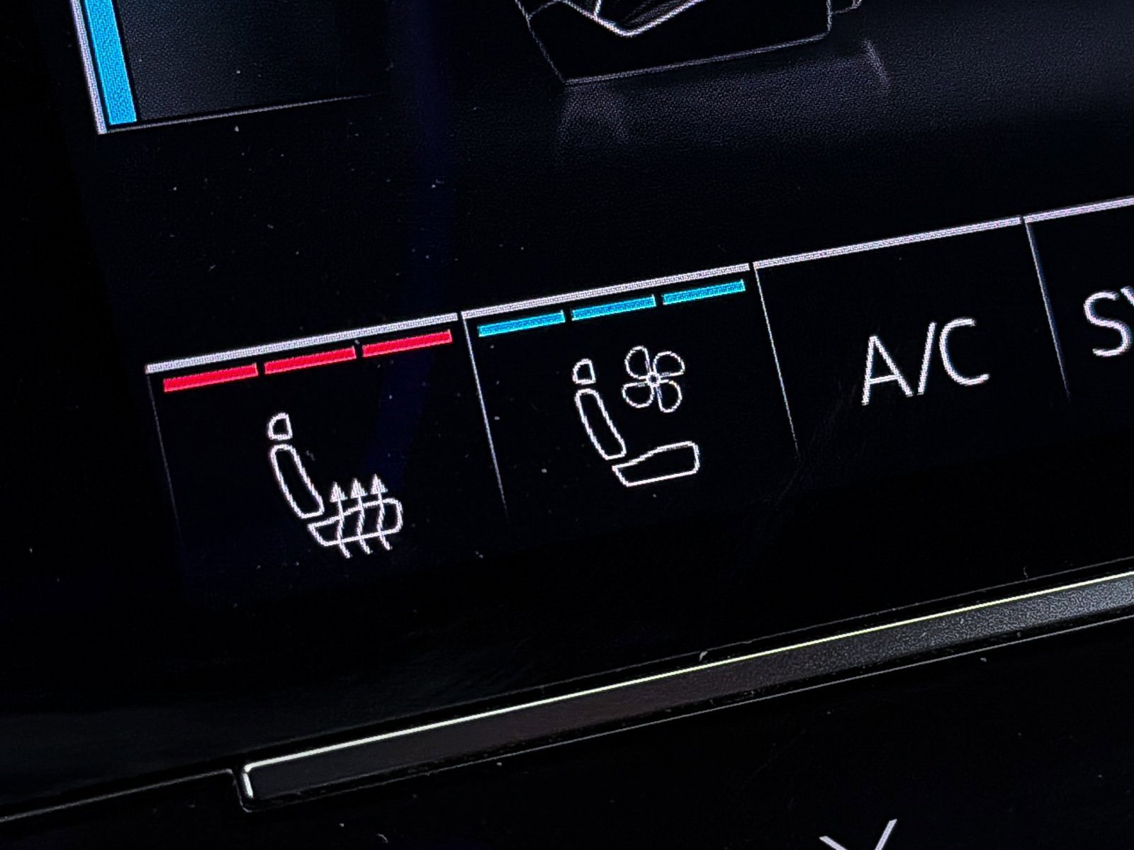 Used 2024 Audi S8 4.0T image 35