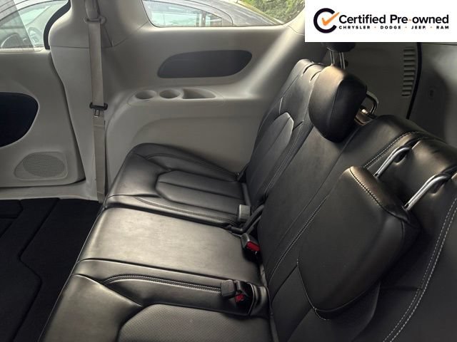 Used 2024 Chrysler Pacifica Touring-L FWD image 6