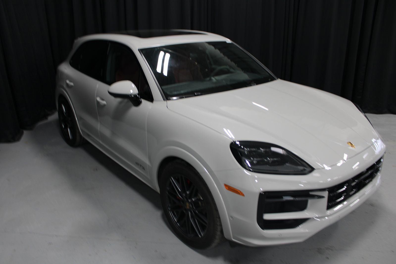 Certified 2025 Porsche Cayenne GTS image 11