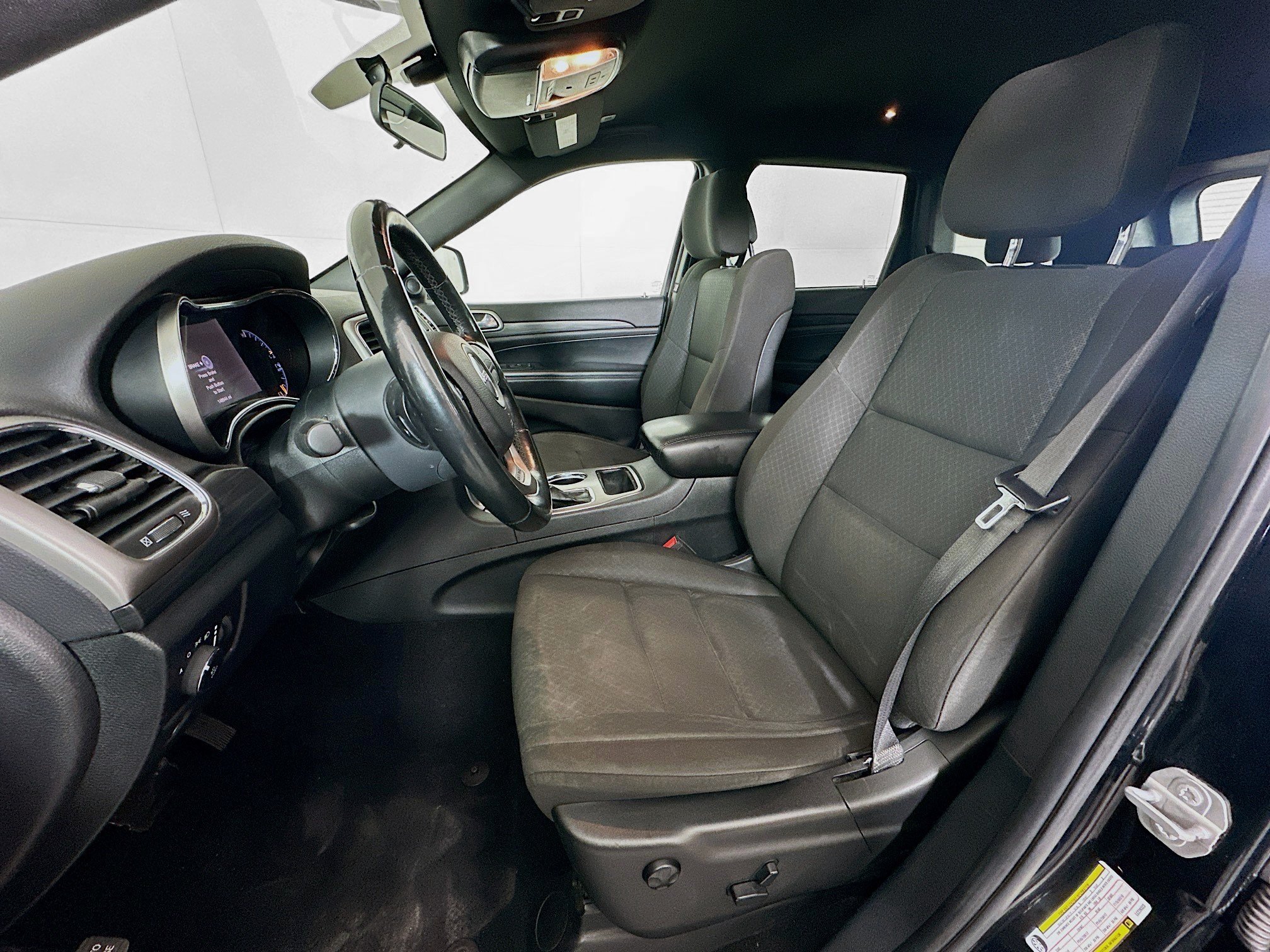 Used 2020 Jeep Grand Cherokee Laredo w/ Security & Convenience Group AWD/4WD image 13