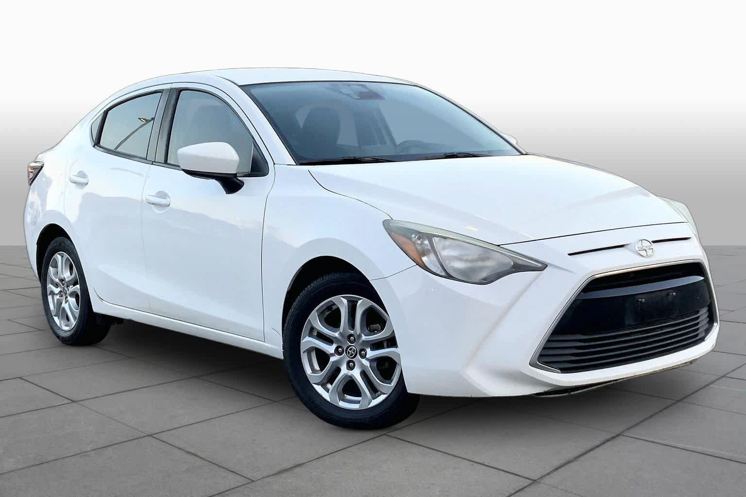 Used 2016 Scion iA FWD image 2