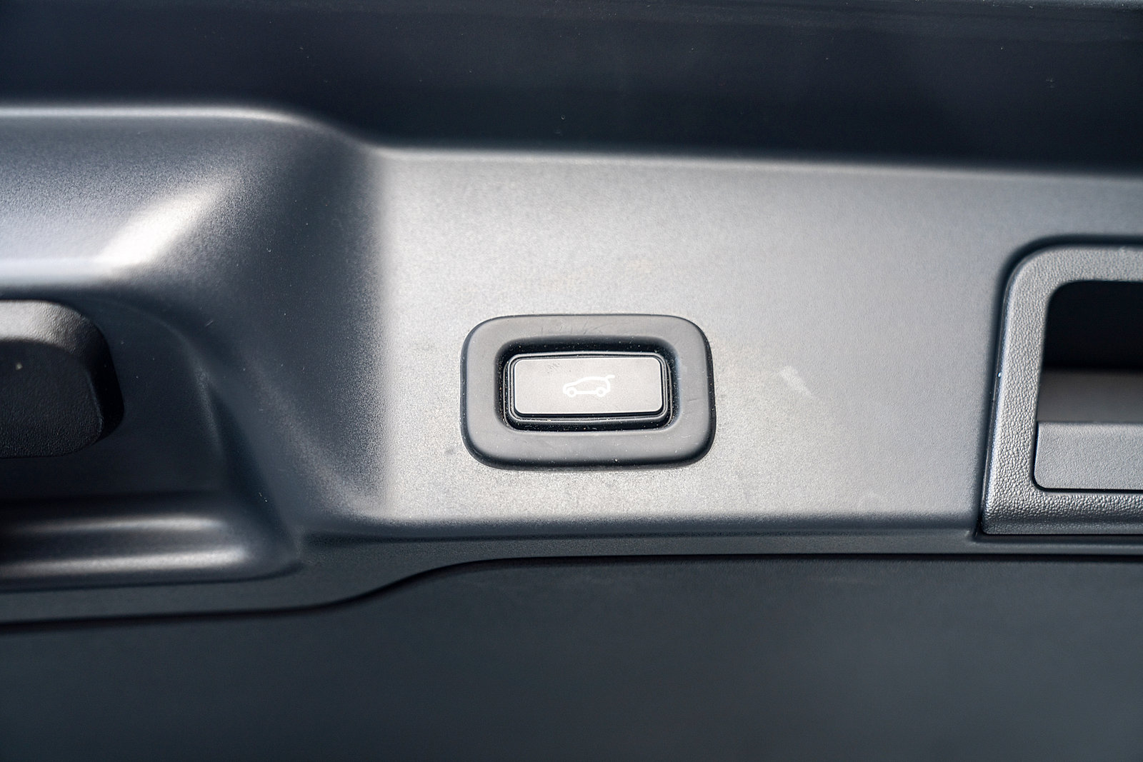 Used 2020 Land Rover Range Rover Evoque SE image 21