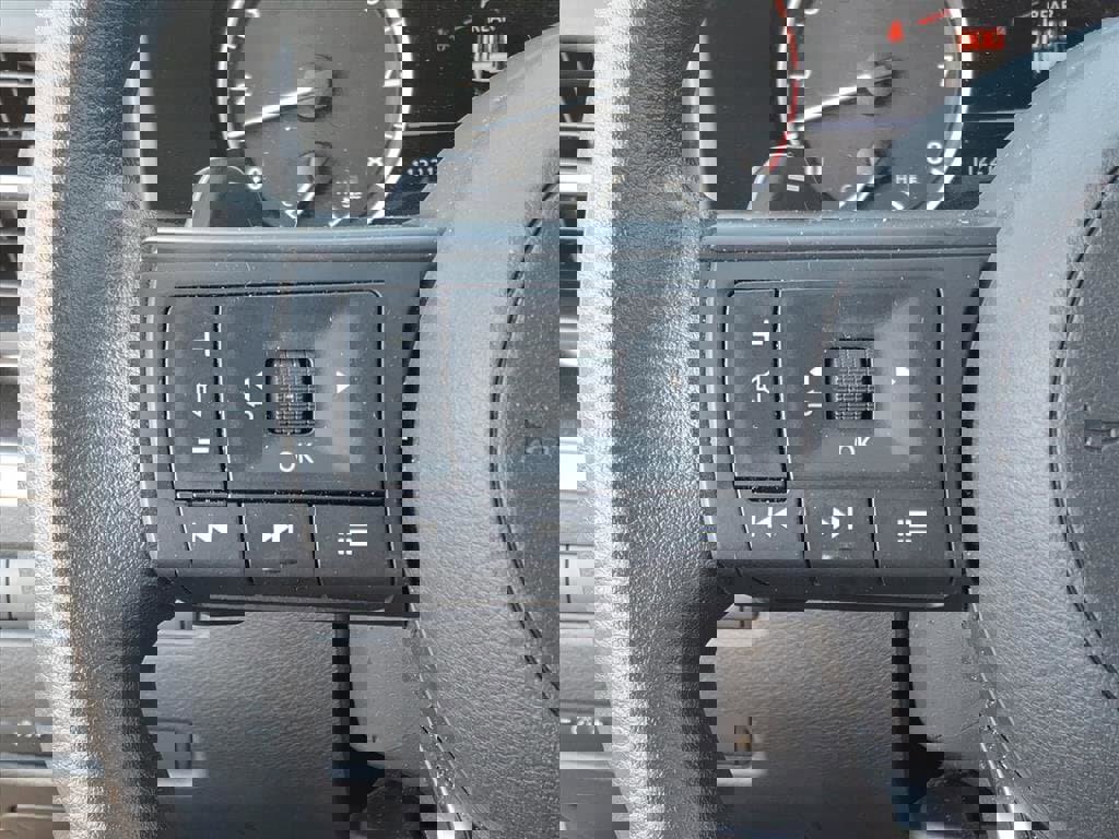 Used 2024 Nissan Rogue SV image 18