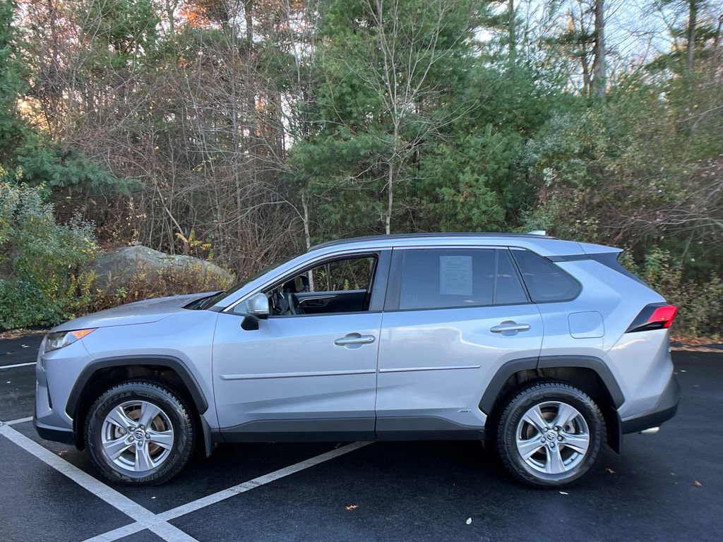 Used 2022 Toyota RAV4 LE image 2
