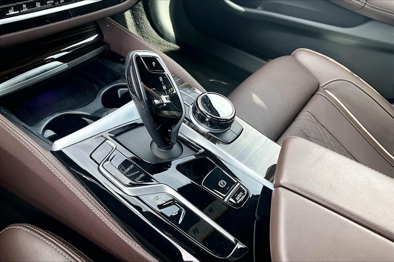 Used 2021 BMW M550i xDrive w/ Executive Package AWD/4WD image 15