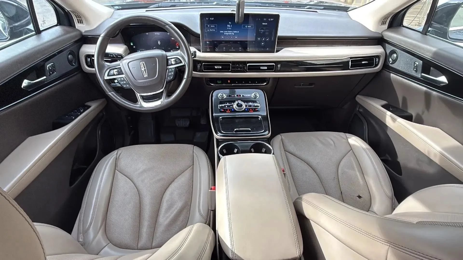 Used 2021 Lincoln Nautilus Reserve FWD image 10