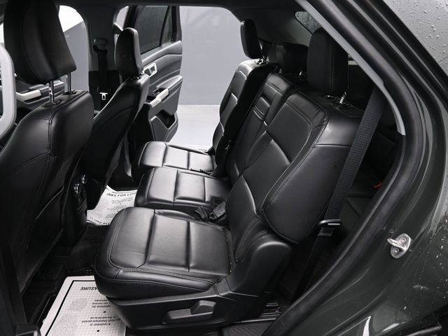 Used 2022 Ford Explorer XLT w/ Equipment Group 202A image 13