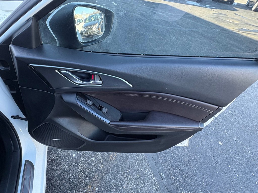 Used 2017 MAZDA MAZDA3 Grand Touring w/ Premium Equipment Package image 17