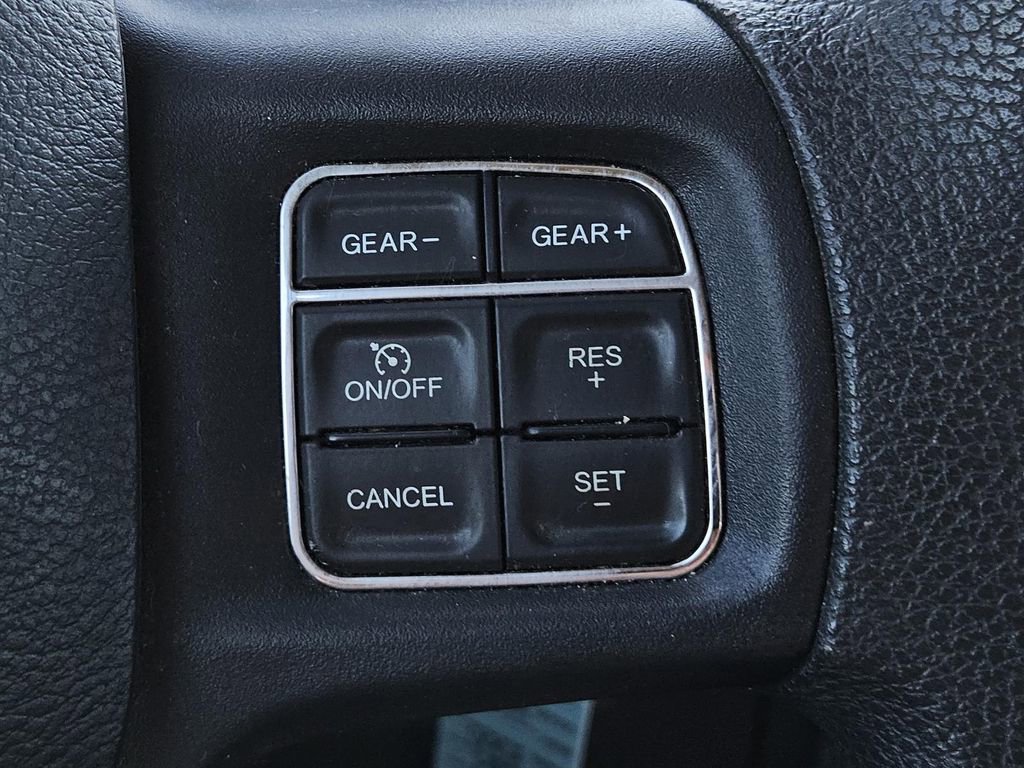 Used 2020 RAM 1500 Classic SLT image 18