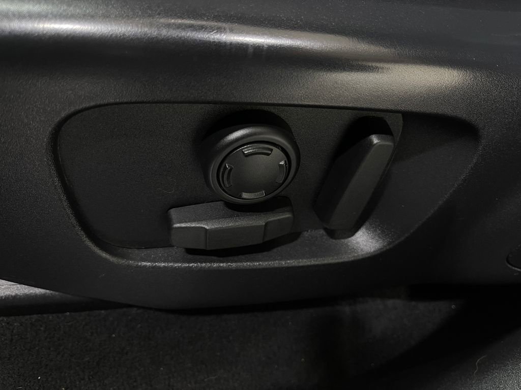 Used 2020 Land Rover Range Rover Velar R-Dynamic S image 19