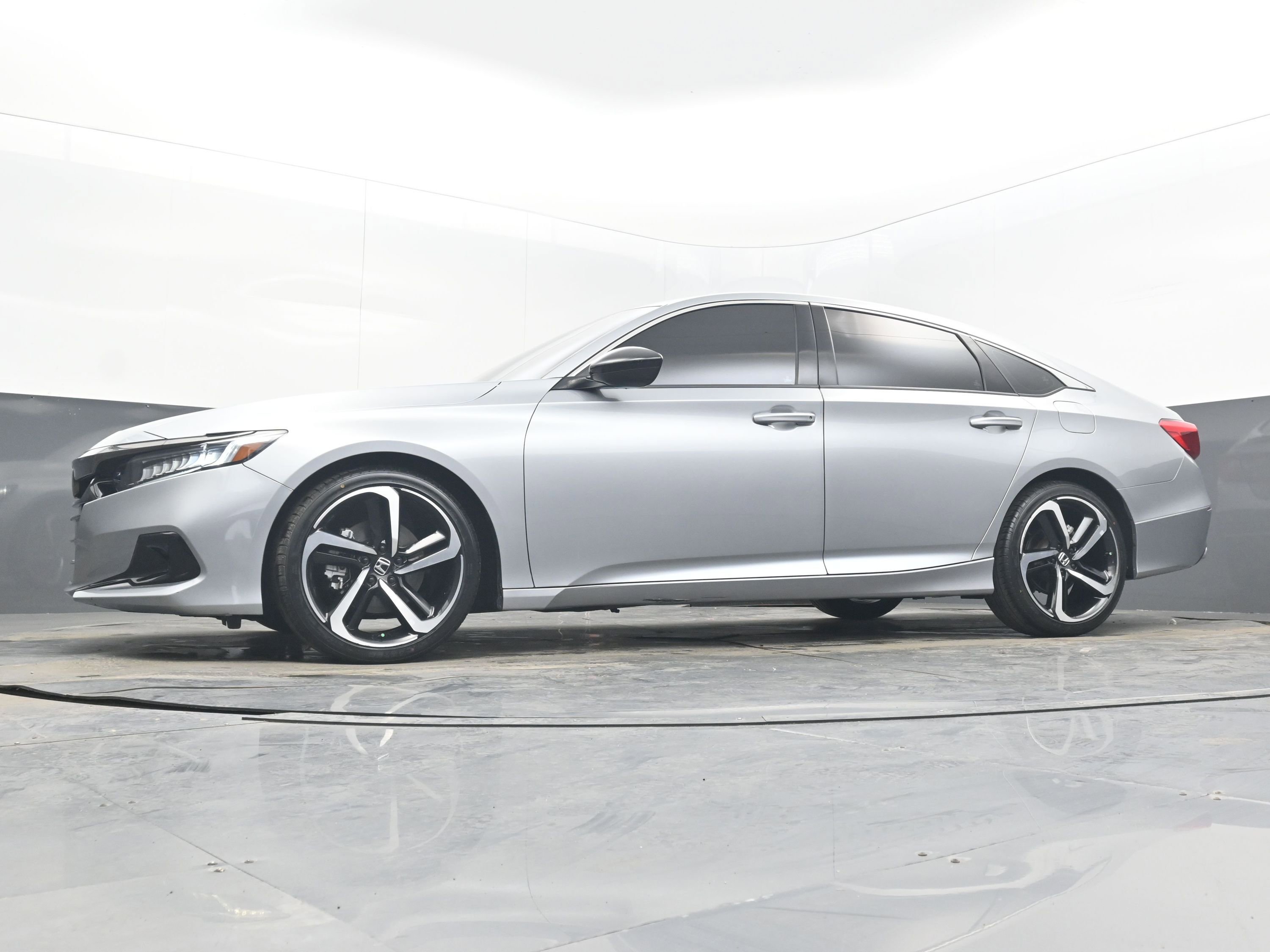 Used 2022 Honda Accord Sport image 24