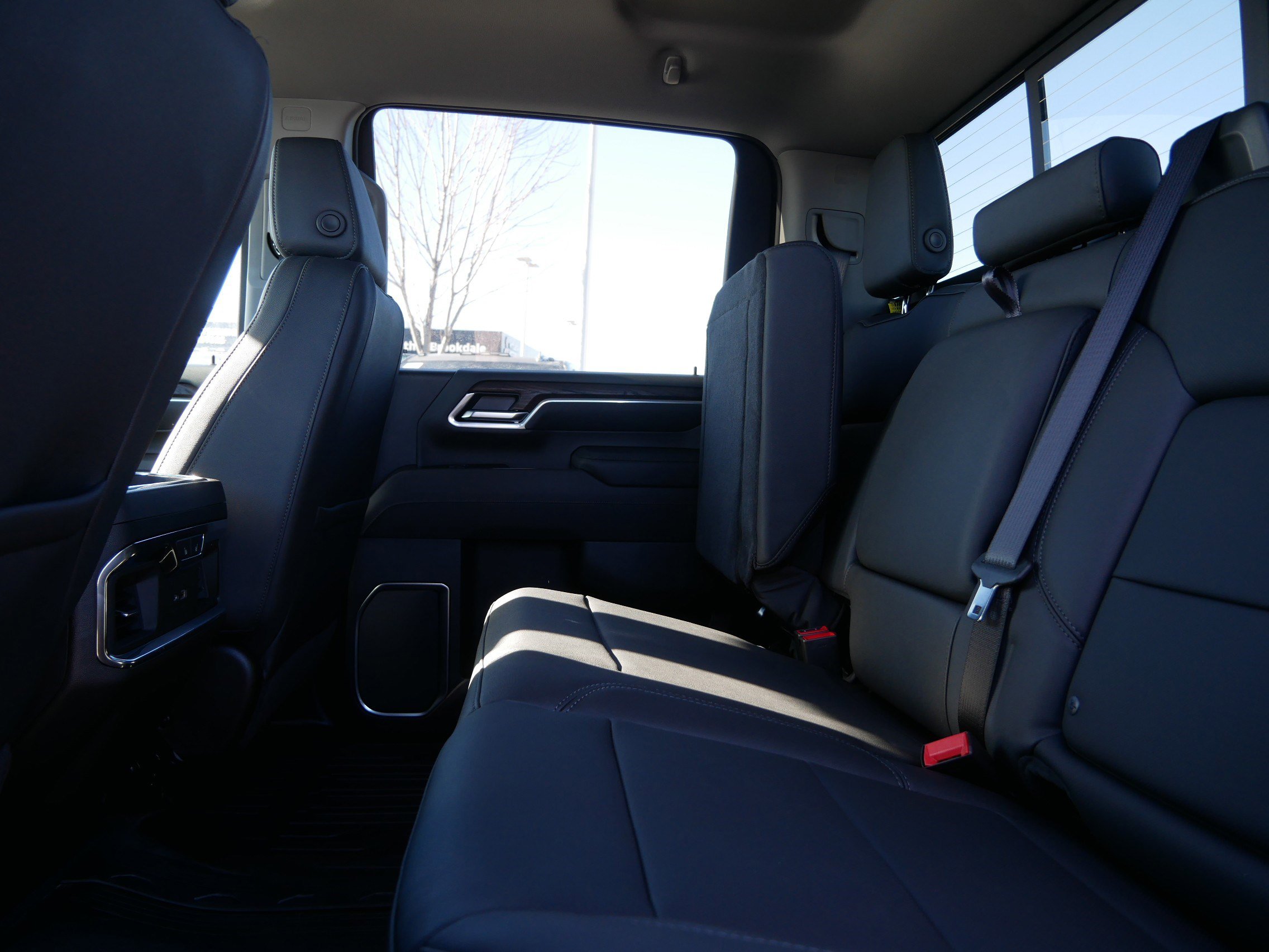 New 2026 GMC Sierra 2500 SLT w/ SLT Convenience Package AWD/4WD image 5