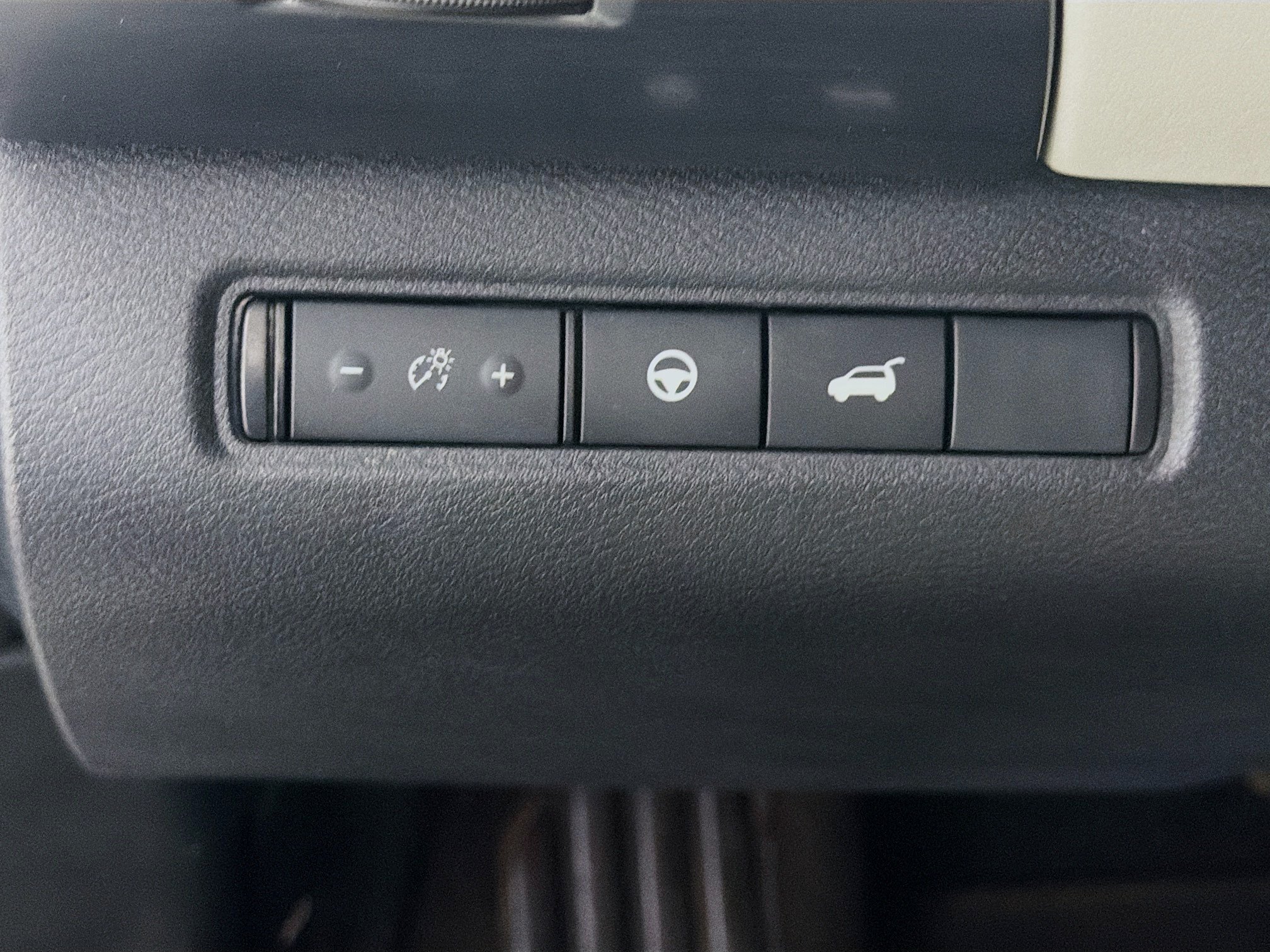 Used 2023 Nissan Pathfinder SL w/ Lighting Package (N92) FWD image 16