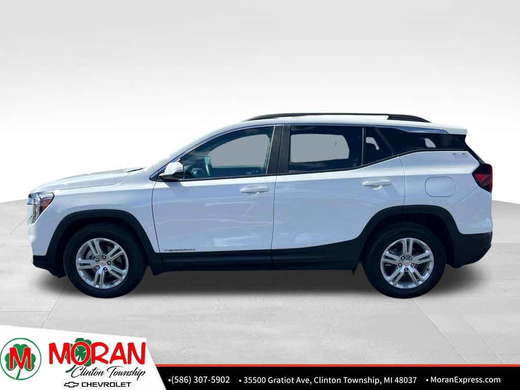 Certified 2024 GMC Terrain SLE w/ Driver Convenience Package FWD image 3