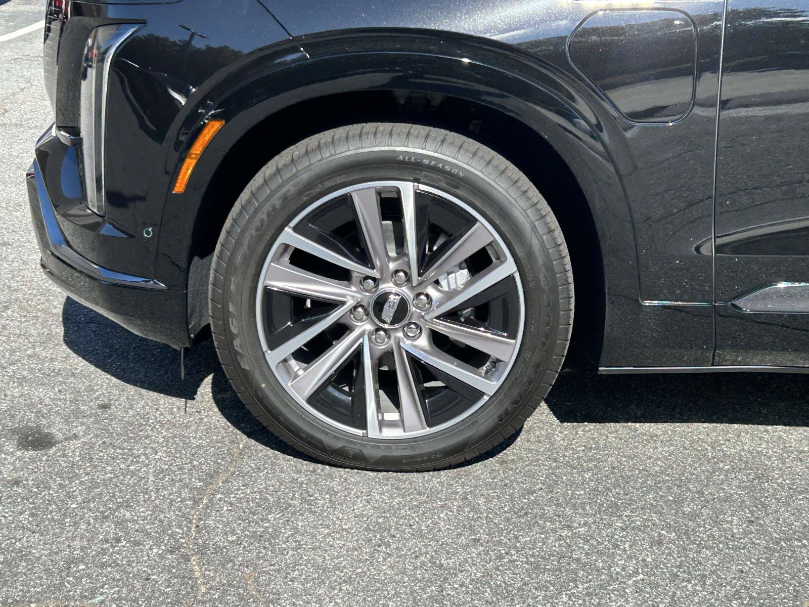 New 2027 Cadillac Vistiq Luxury AWD/4WD image 9