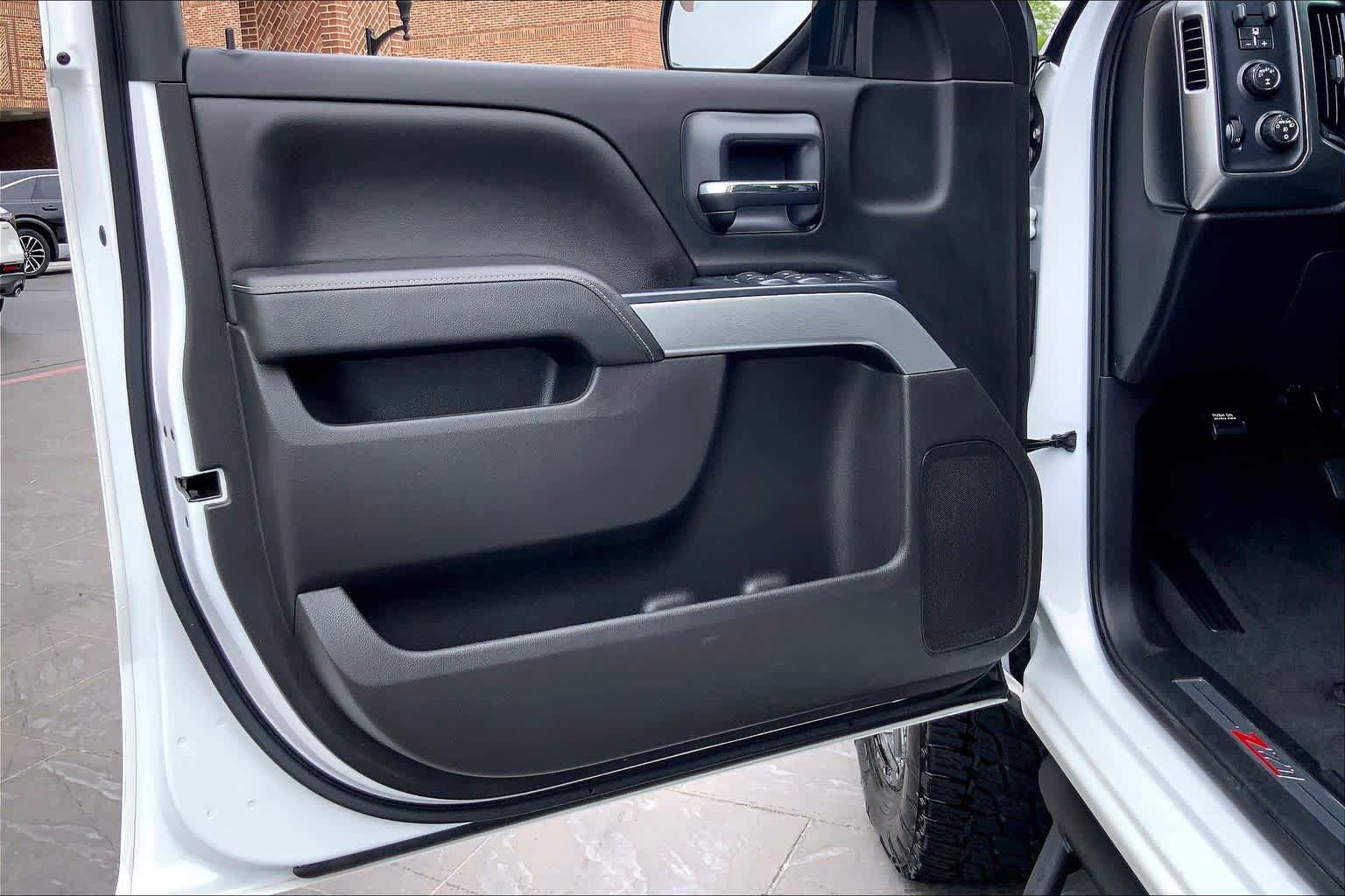 Used 2018 Chevrolet Silverado 1500 LT w/ All Star Edition AWD/4WD image 21