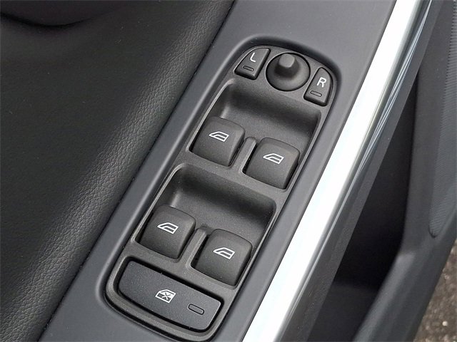 Used 2017 Volvo S60 T5 Dynamic w/ Vision Package image 24