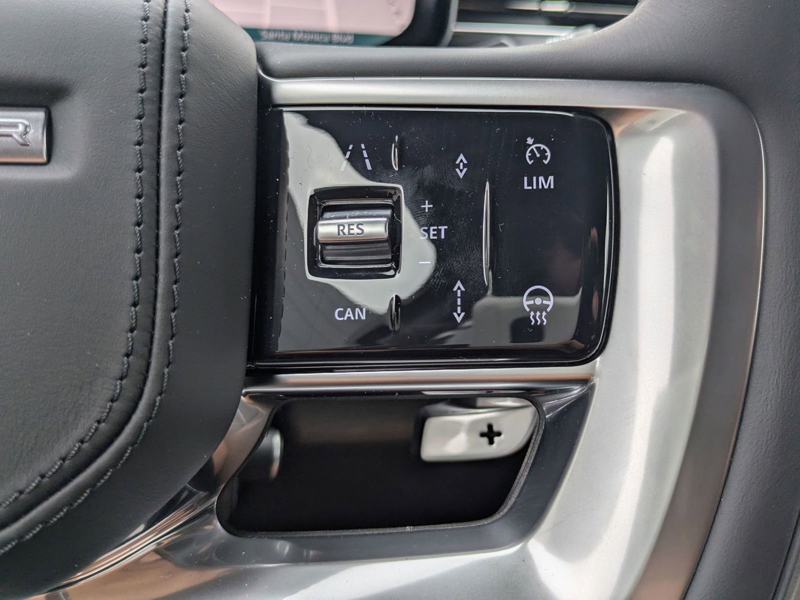 New 2026 Land Rover Range Rover SV AWD/4WD image 18
