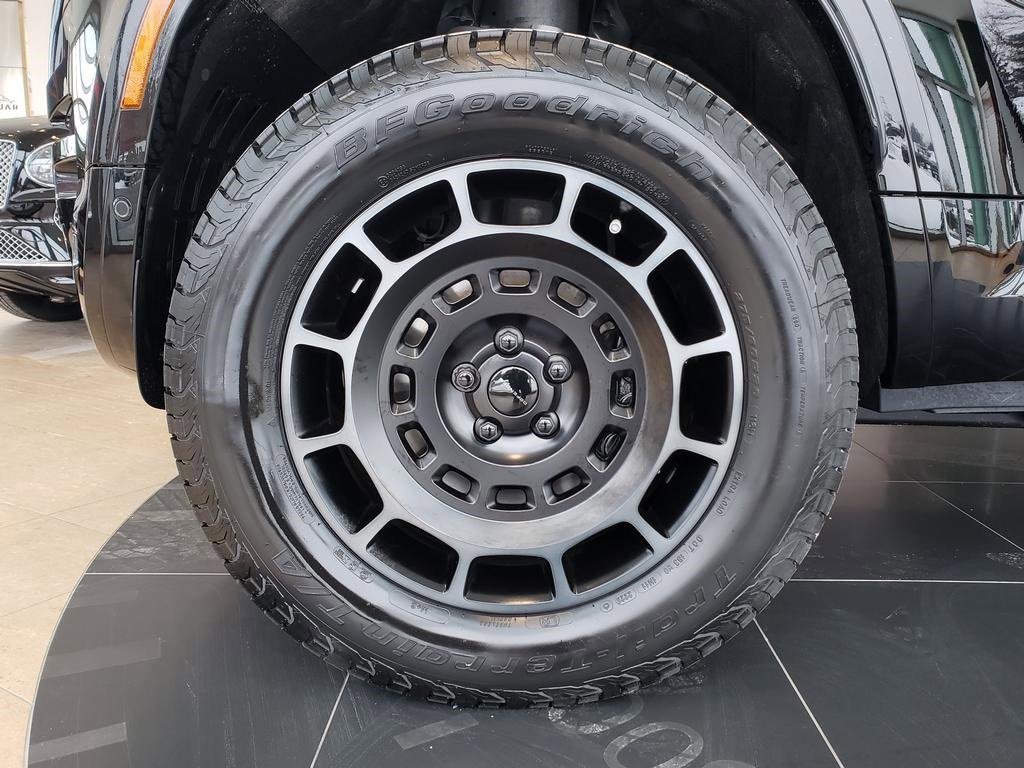 New 2026 Land Rover Defender 110 image 27