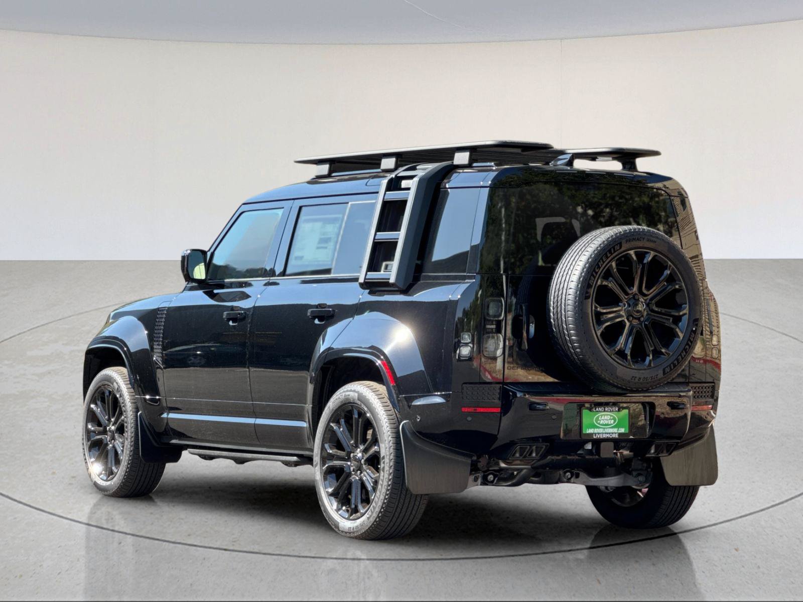 New 2026 Land Rover Defender 110 OCTA AWD/4WD image 4