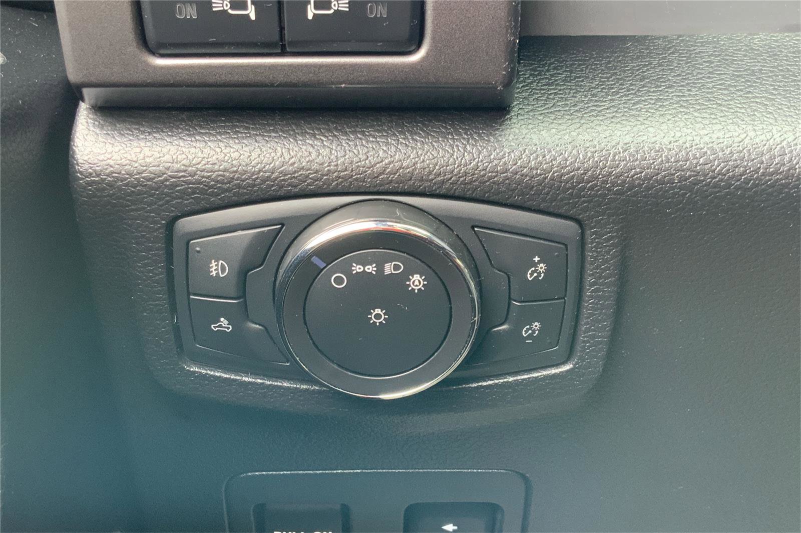 Used 2018 Ford F150 XLT w/ Equipment Group 302A Luxury AWD/4WD image 17
