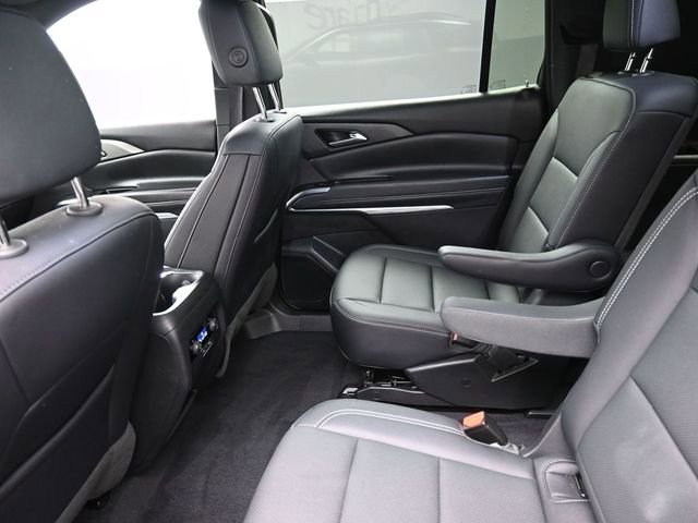 Used 2025 Chevrolet Traverse LT image 18