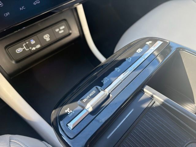 Used 2025 Hyundai Tucson Limited image 33