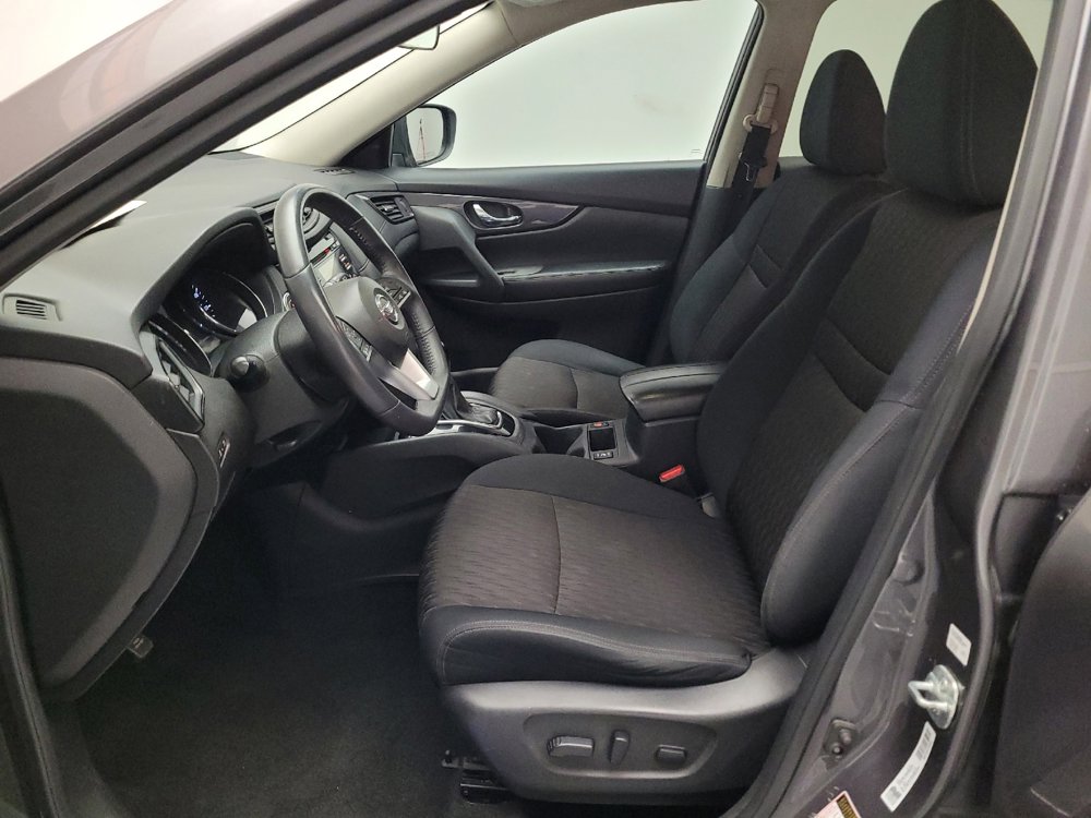 Used 2017 Nissan Rogue SV w/ Midnight Edition Package image 17