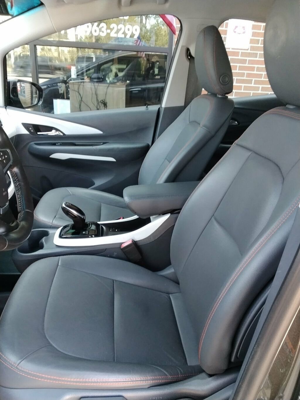 Used 2019 Chevrolet Bolt Premier w/ Infotainment Package image 7