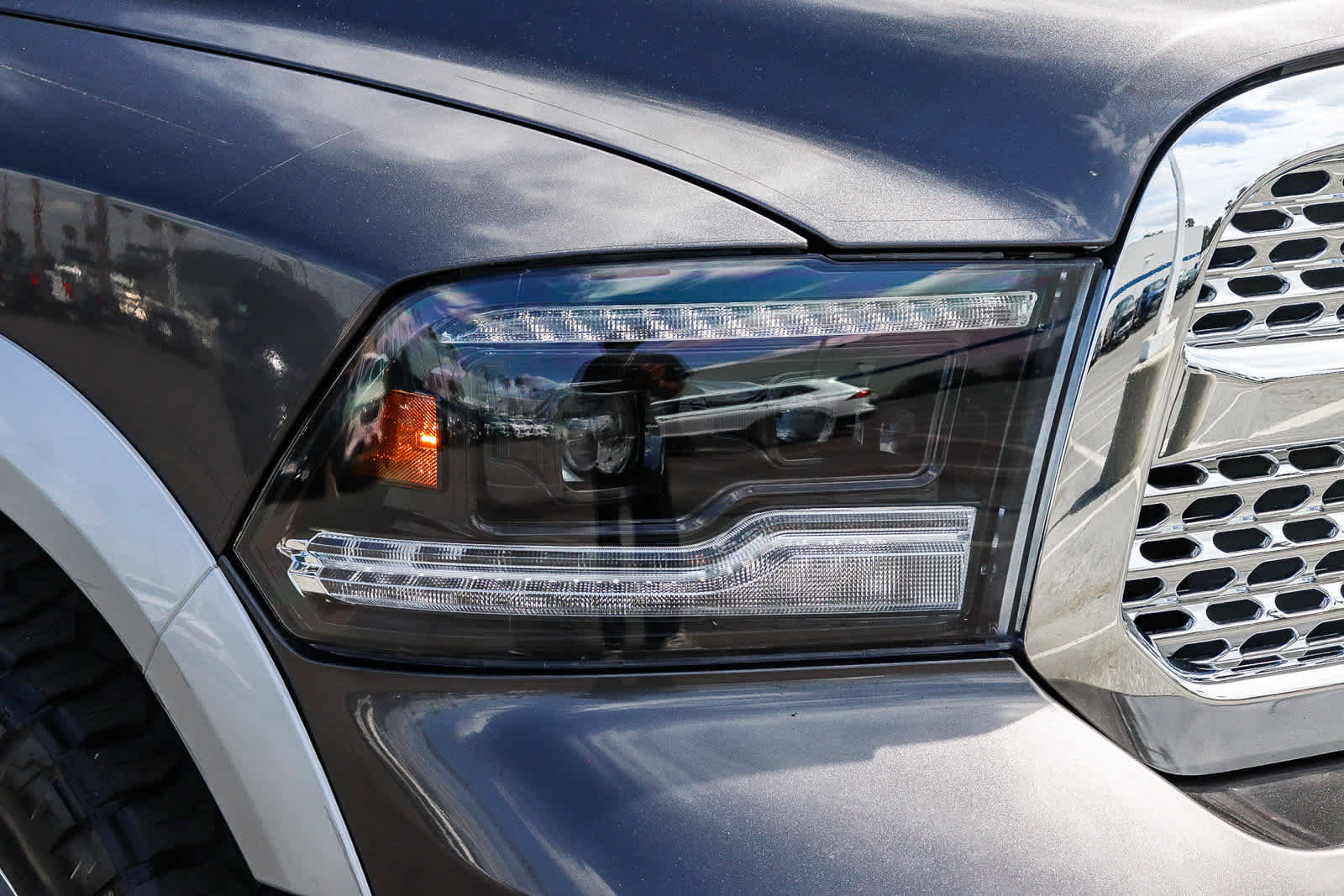 Used 2017 RAM 1500 Laramie w/ Convenience Group image 4