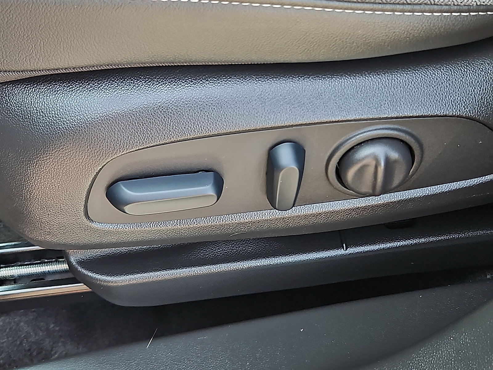 Used 2023 Buick Encore GX Select w/ Safety Package II AWD/4WD image 26