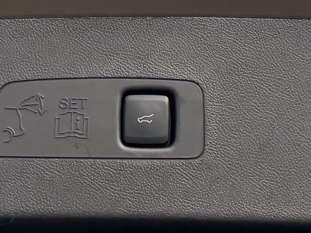 Used 2025 Lincoln Corsair FWD w/ Equipment Group 101A image 13