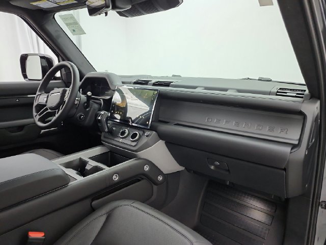 New 2026 Land Rover Defender 90 V8 AWD/4WD image 21