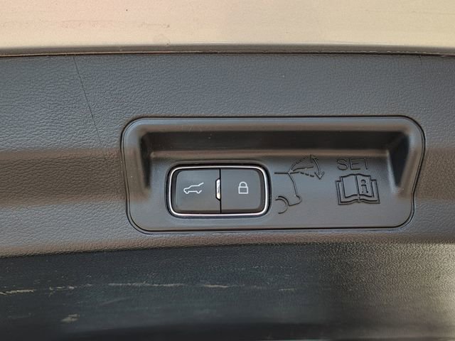 Used 2022 Ford Explorer XLT w/ Equipment Group 202A image 26