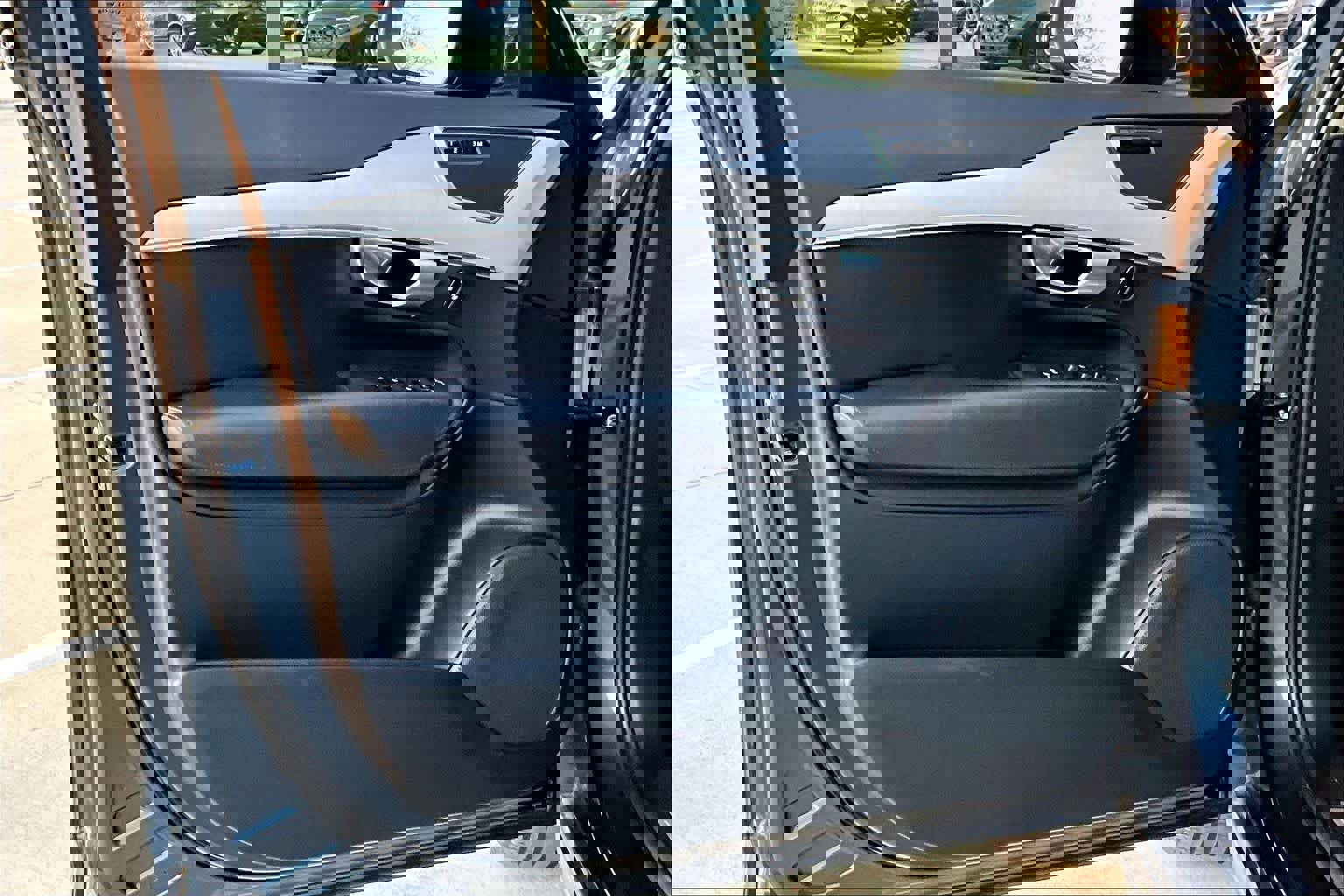 Used 2024 Volvo XC90 B5 Core w/ Protection Package Premier image 20