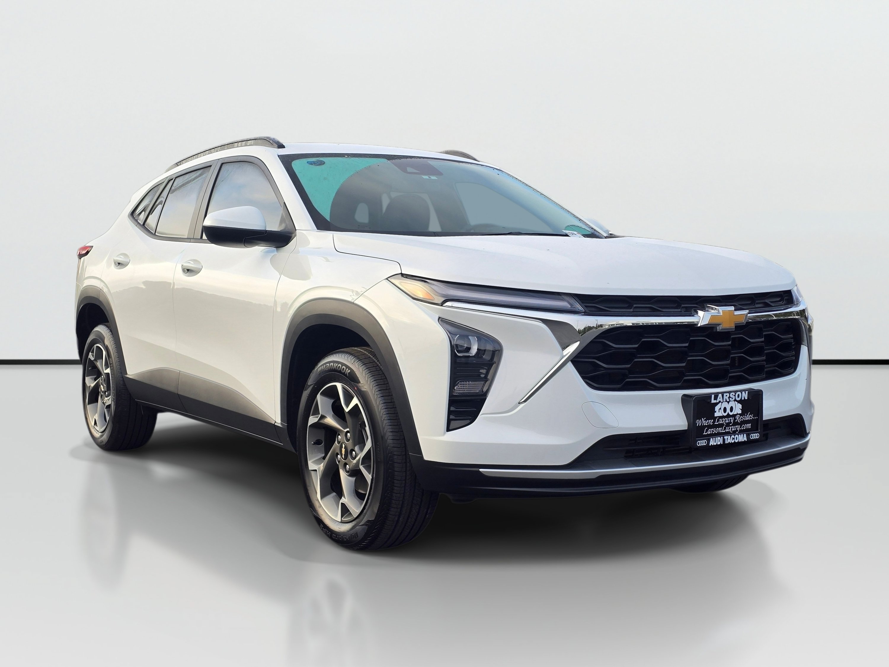 Used 2024 Chevrolet Trax LT w/ LT Convenience Package FWD image 7