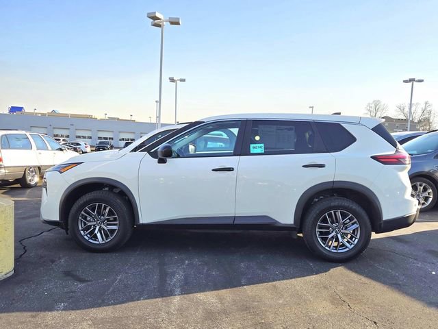 Used 2024 Nissan Rogue S image 4
