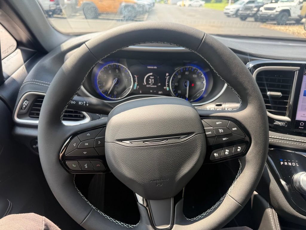 New 2027 Chrysler Pacifica Limited FWD image 18