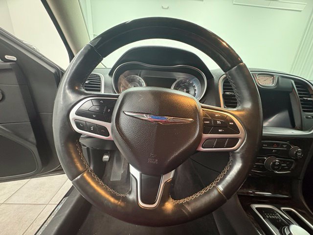 Used 2018 Chrysler 300 Limited AWD/4WD image 14