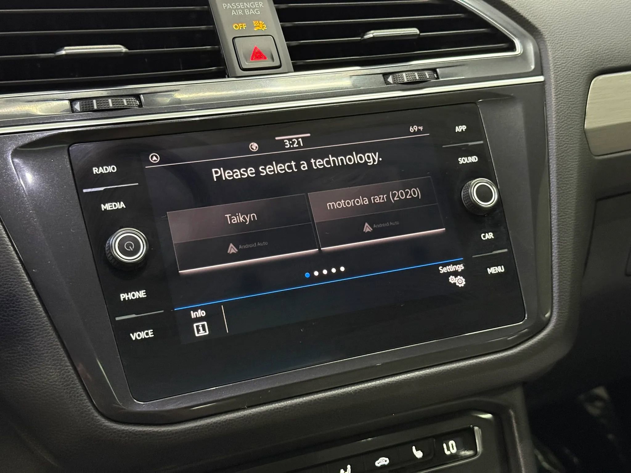 Used 2021 Volkswagen Tiguan SE R-Line FWD image 22