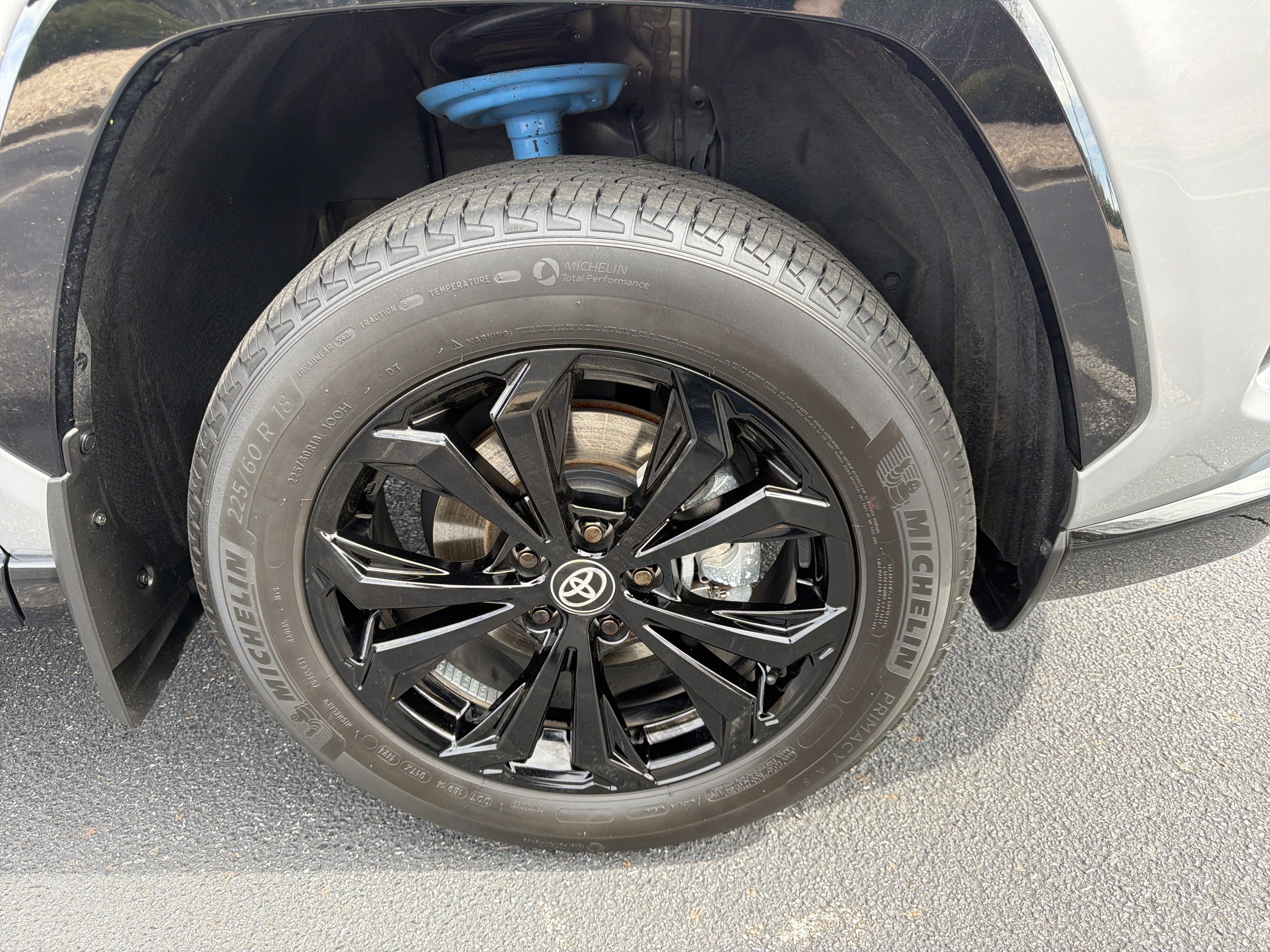 Used 2024 Toyota RAV4 SE w/ Convenience Package AWD/4WD image 12