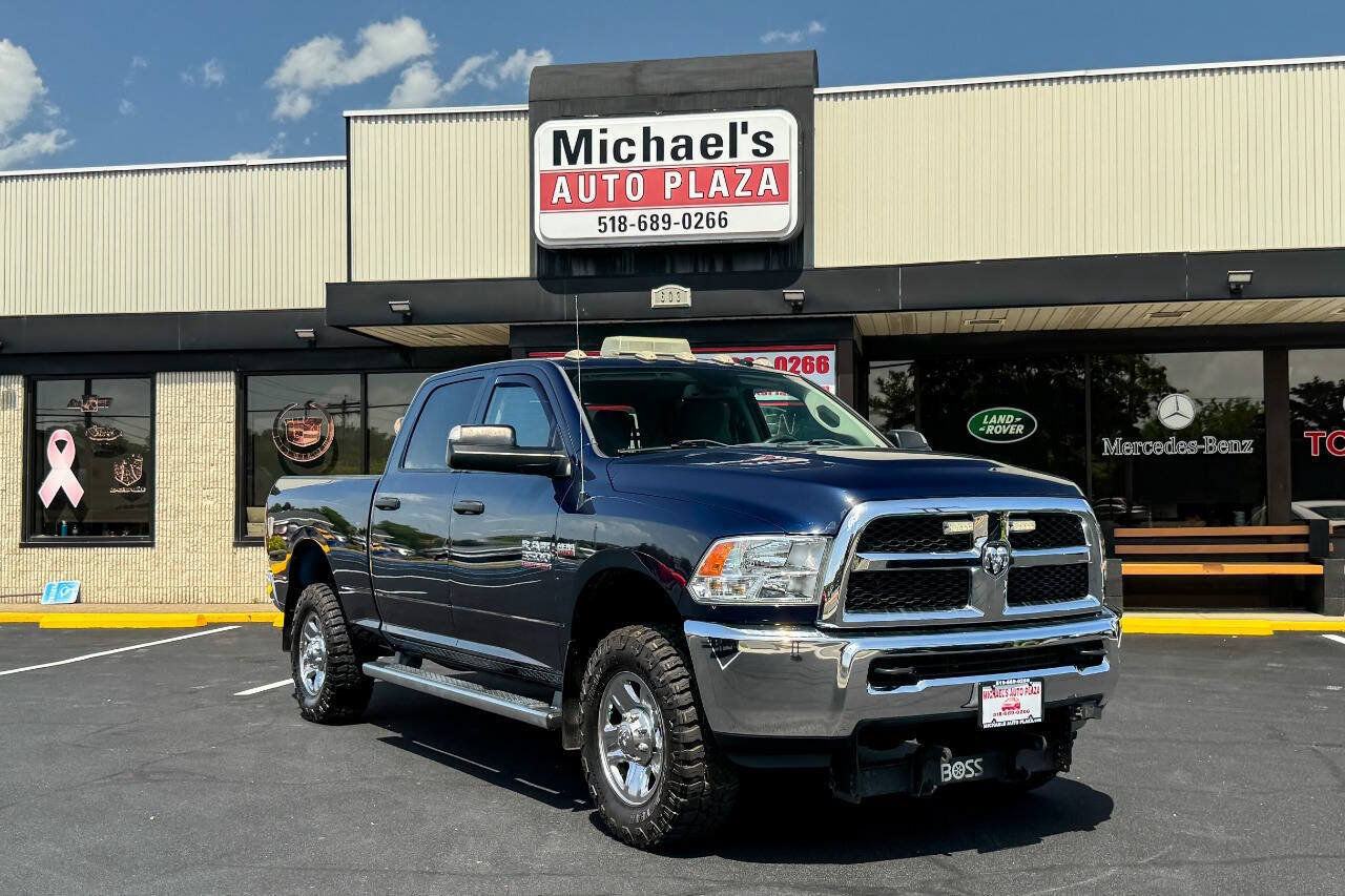 Used 2017 RAM 3500 Tradesman w/ Chrome Appearance Group AWD/4WD image 2