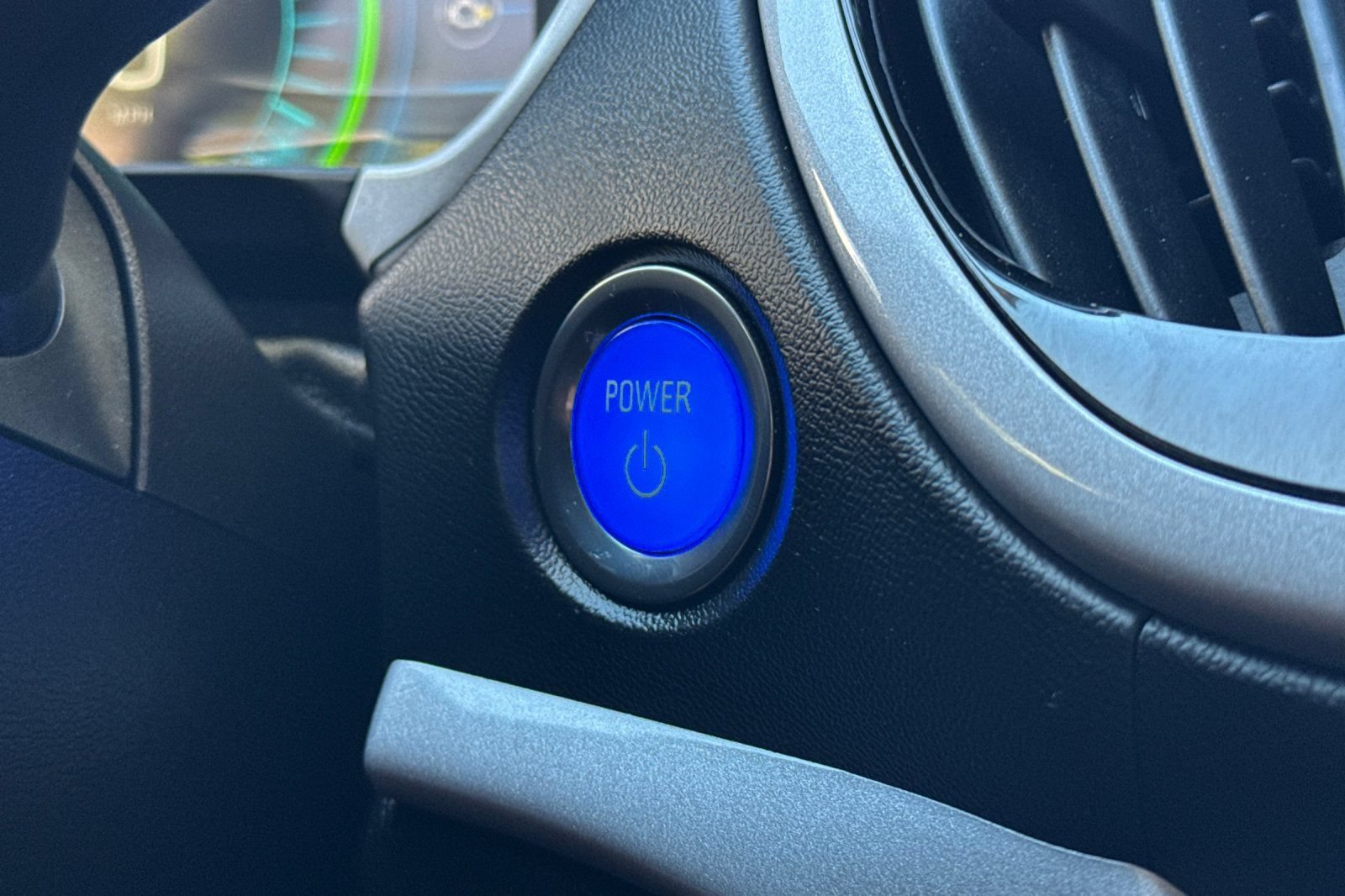 Used 2017 Chevrolet Volt LT FWD image 32