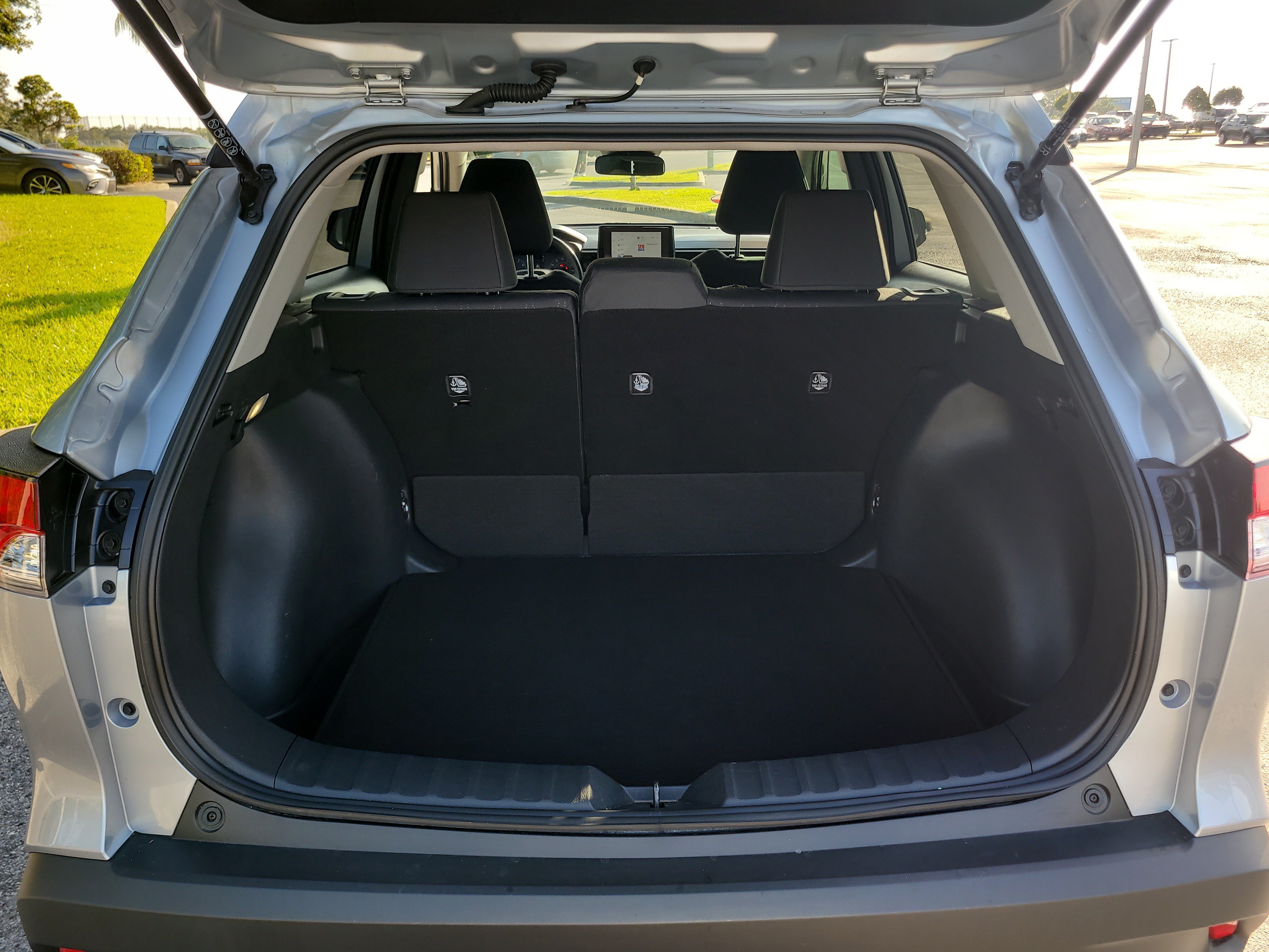 Certified 2025 Toyota Corolla Cross LE FWD image 11
