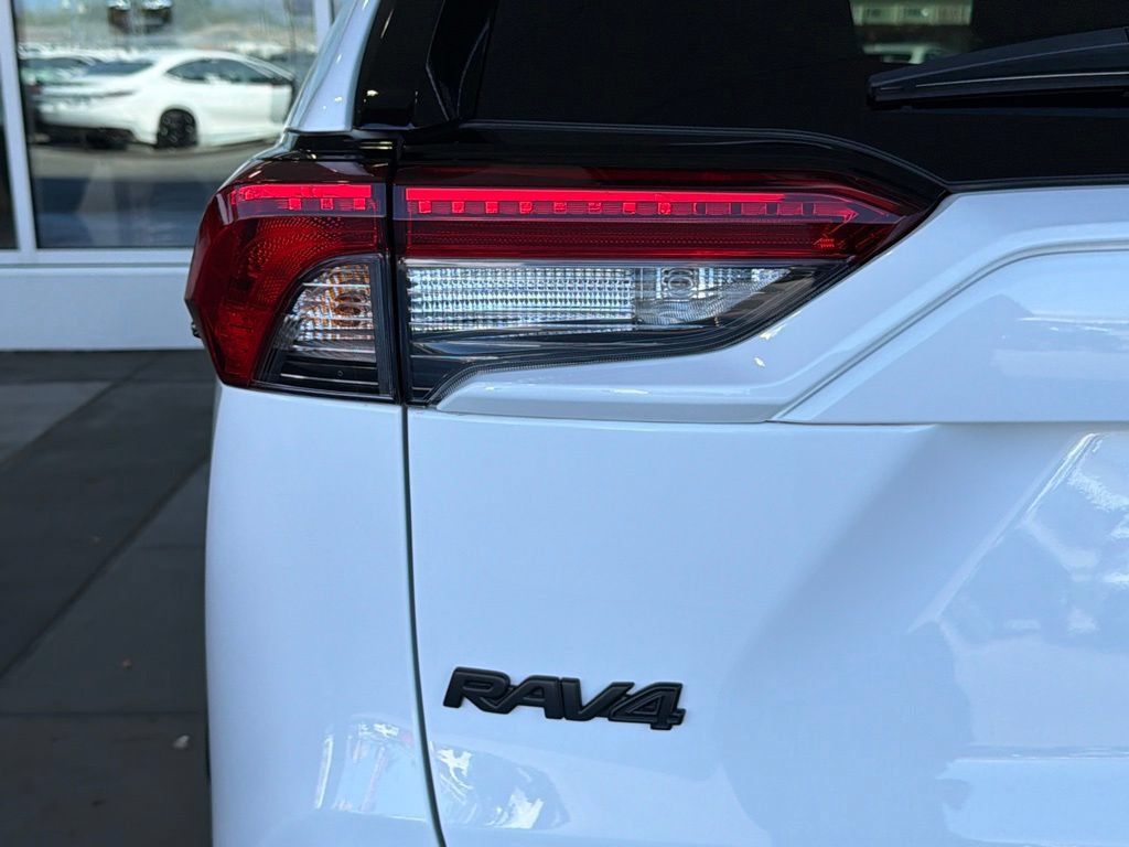 Certified 2025 Toyota RAV4 LE AWD/4WD image 10