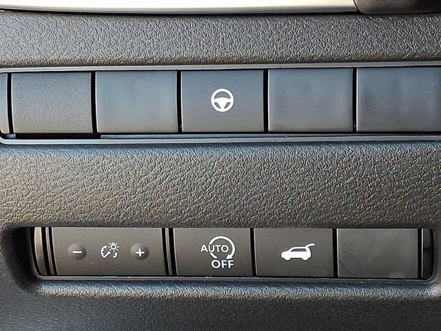 Certified 2026 Nissan Rogue SV FWD image 25