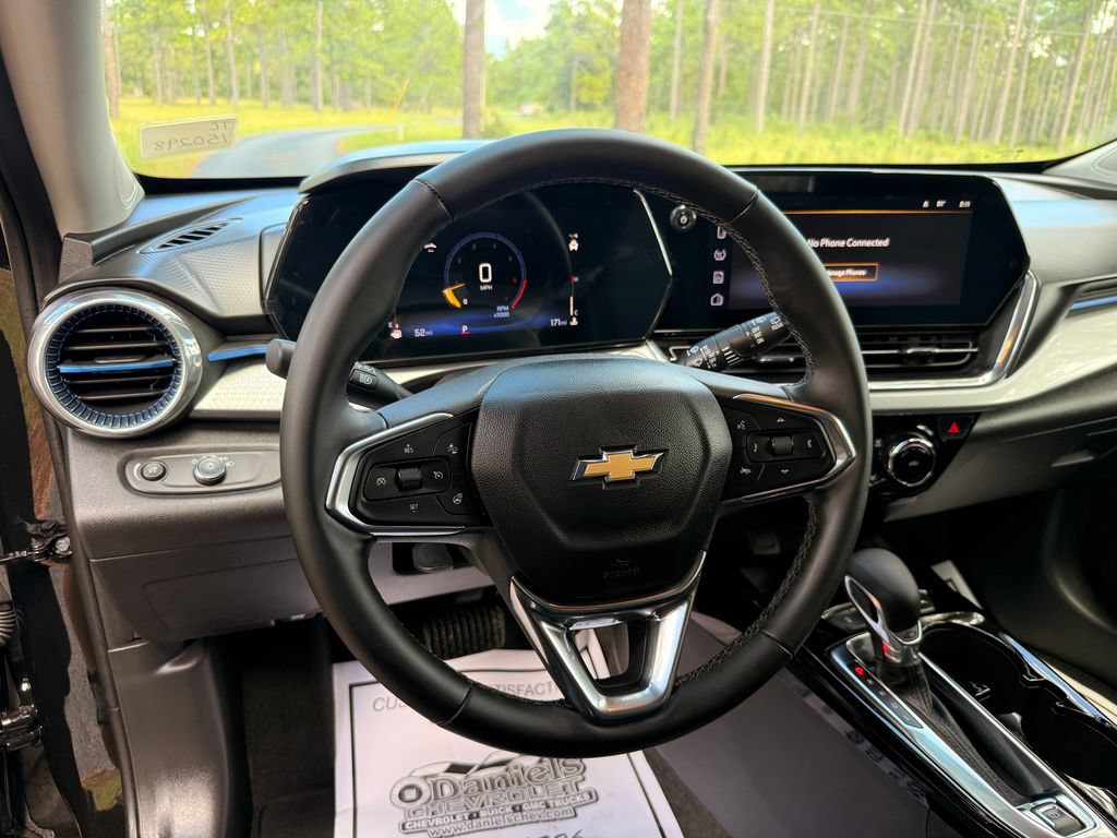 New 2026 Chevrolet Trax LT w/ Driver Confidence Package FWD image 15