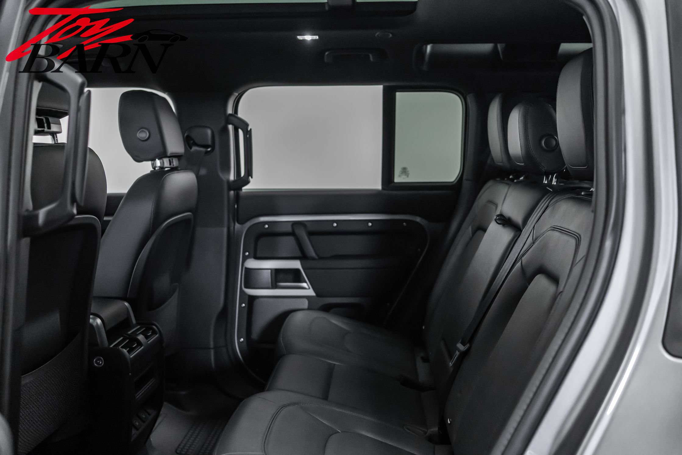 Used 2024 Land Rover Defender 110 S AWD/4WD image 45